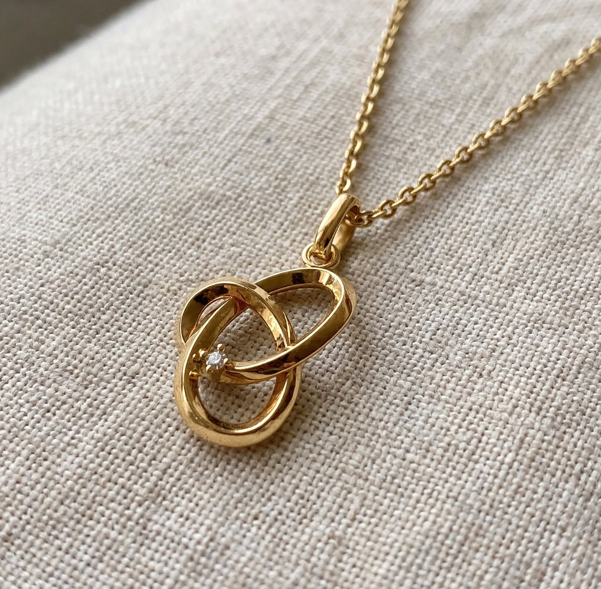 Aşk Düğümü Kolye | Fable Serisi | Altın Kaplama 925 Gümüş | Mihu Jewelry