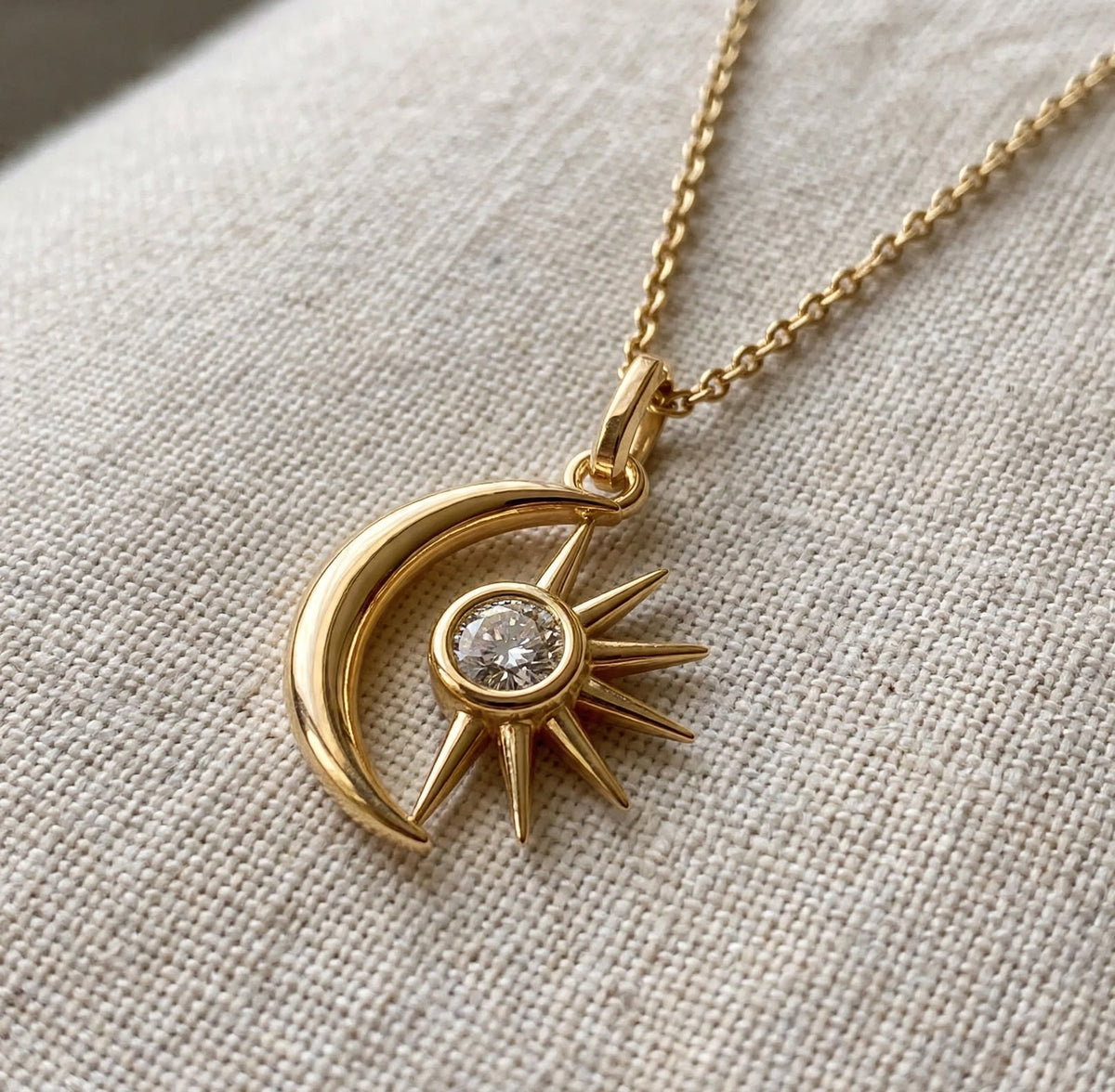 Ay & Güneş Kolye | Fable Serisi | Altın Kaplama 925 Gümüş | Mihu Jewelry