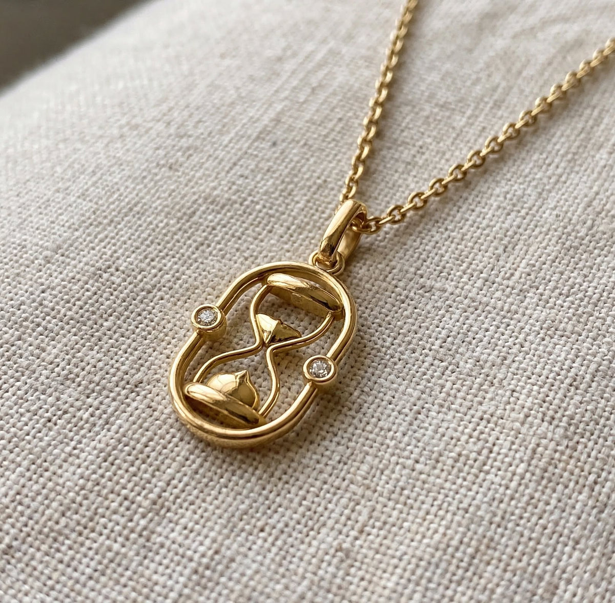 ESTJ Kum Saati Kolye | Altın Kaplama 925 Gümüş | Mihu Jewelry