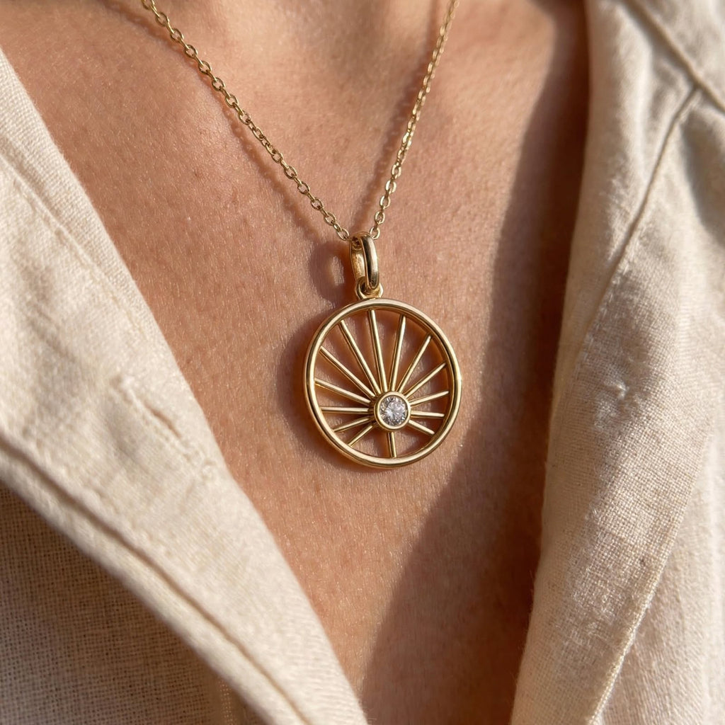 Güneş Madalyon Kolye | Fable Serisi | Altın Kaplama 925 Gümüş | Mihu Jewelry