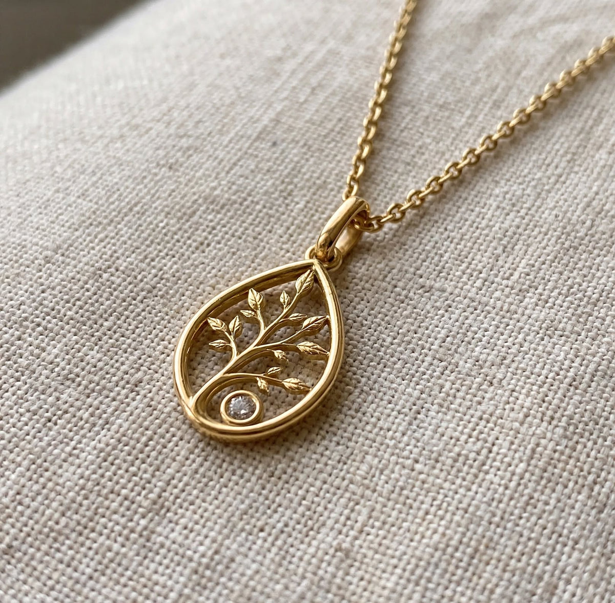ISFJ Koruyucu Kolye | MBTI Serisi | 925 Gümüş | Mihu Jewelry