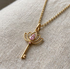 Lotus Anahtar Kolye | Fable Serisi | Altın Kaplama 925 Gümüş | Pembe Zirkon | Mihu Jewelry