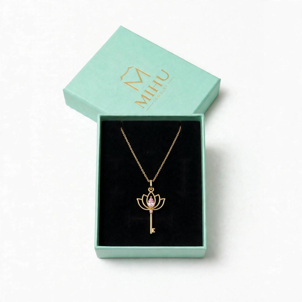Lotus Anahtar Kolye | Fable Serisi | Altın Kaplama 925 Gümüş | Pembe Zirkon | Mihu Jewelry
