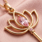 Lotus Anahtar Kolye | Fable Serisi | Altın Kaplama 925 Gümüş | Pembe Zirkon | Mihu Jewelry
