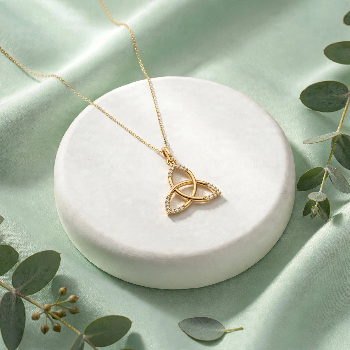 Trinity Düğümü Kolye | Fable Serisi | Altın Kaplama 925 Gümüş | Pavé Zirkon | Mihu Jewelry