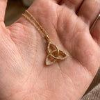 Trinity Düğümü Kolye | Fable Serisi | Altın Kaplama 925 Gümüş | Pavé Zirkon | Mihu Jewelry
