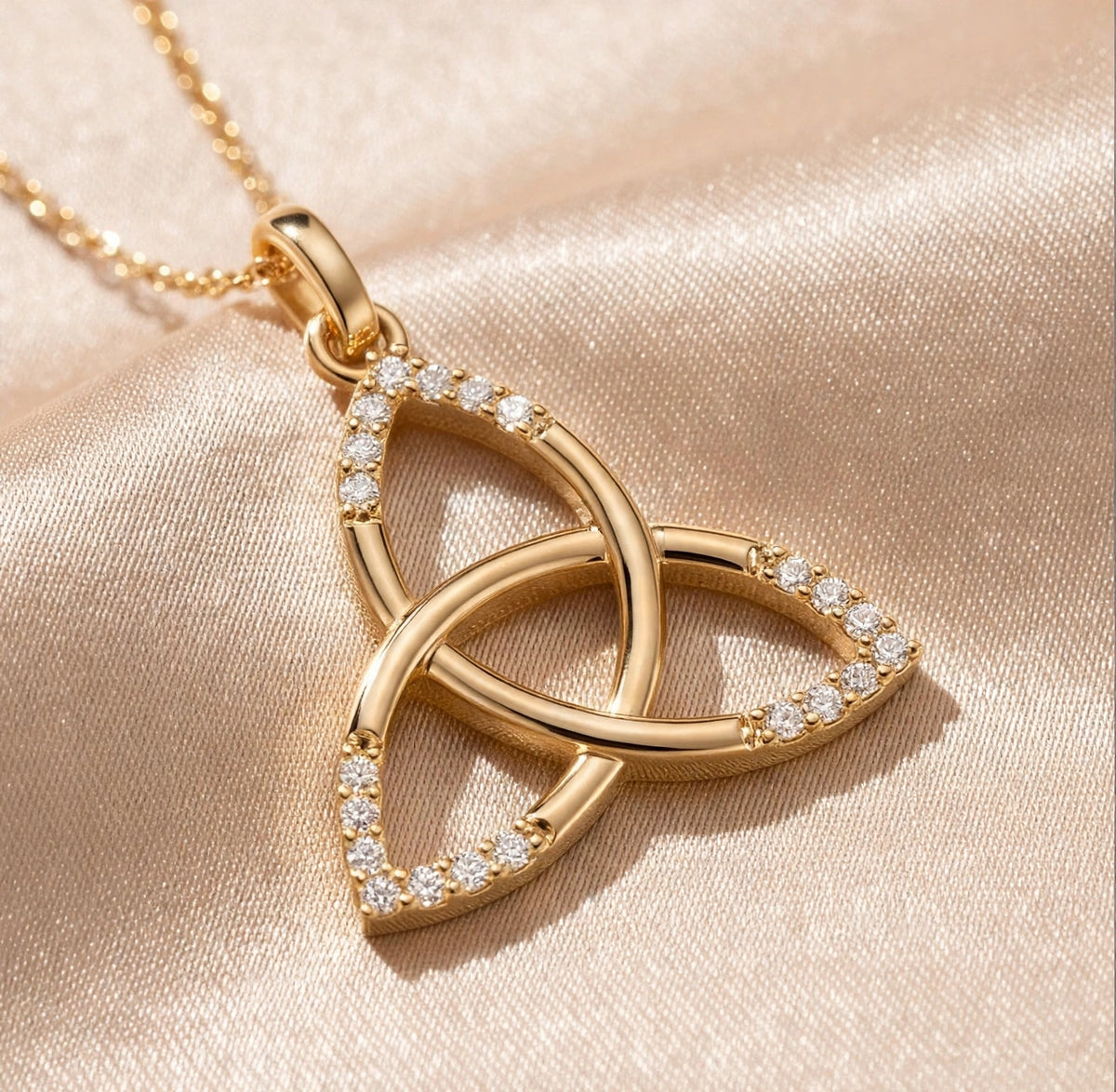 Trinity Düğümü Kolye | Fable Serisi | Altın Kaplama 925 Gümüş | Pavé Zirkon | Mihu Jewelry